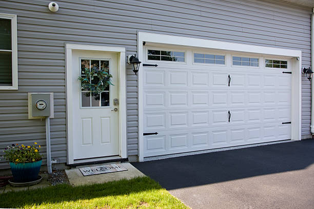24/7 Emergency Garage Door Panel Replacement experts in West Frankfort, IL